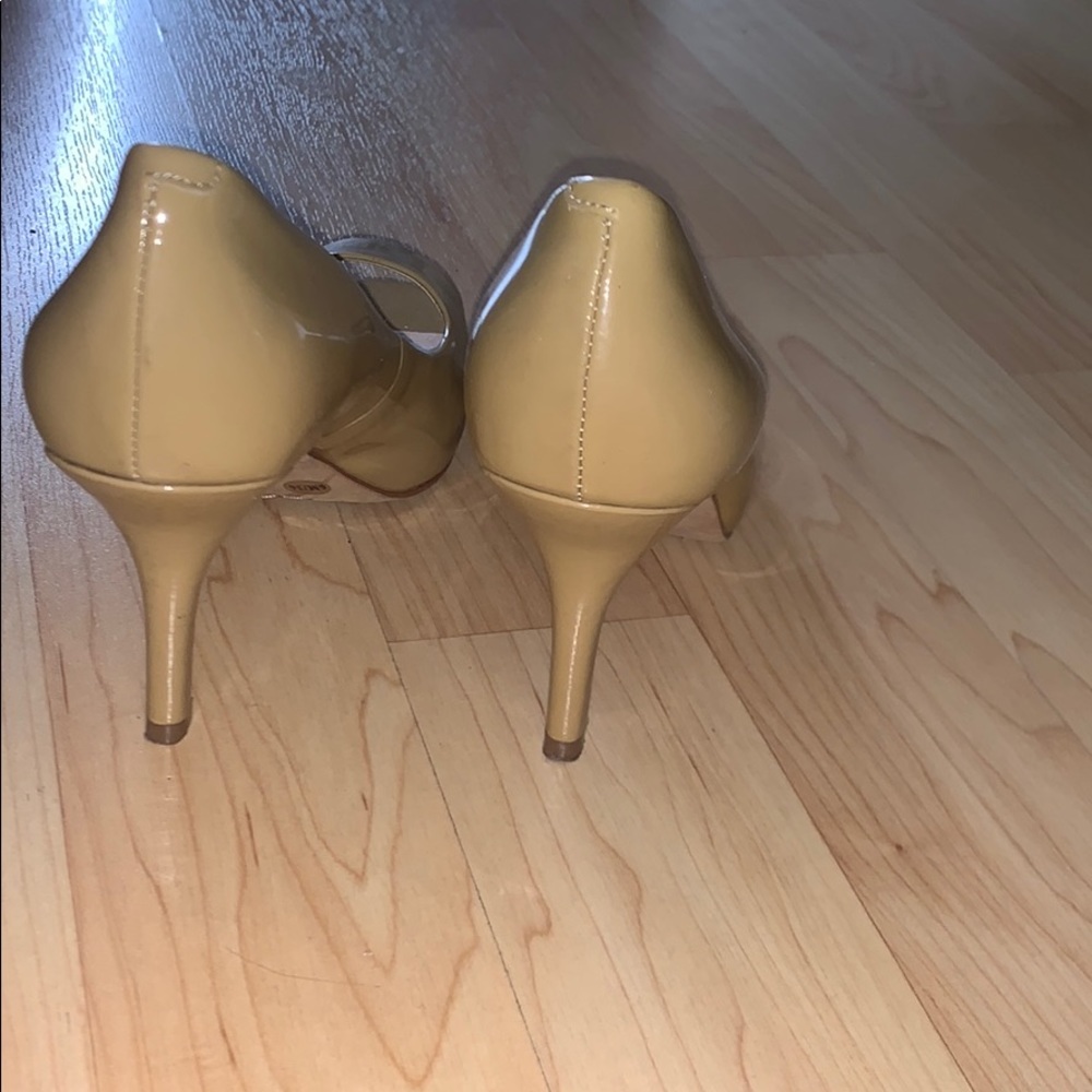 Shoes - Picture 3 of 8